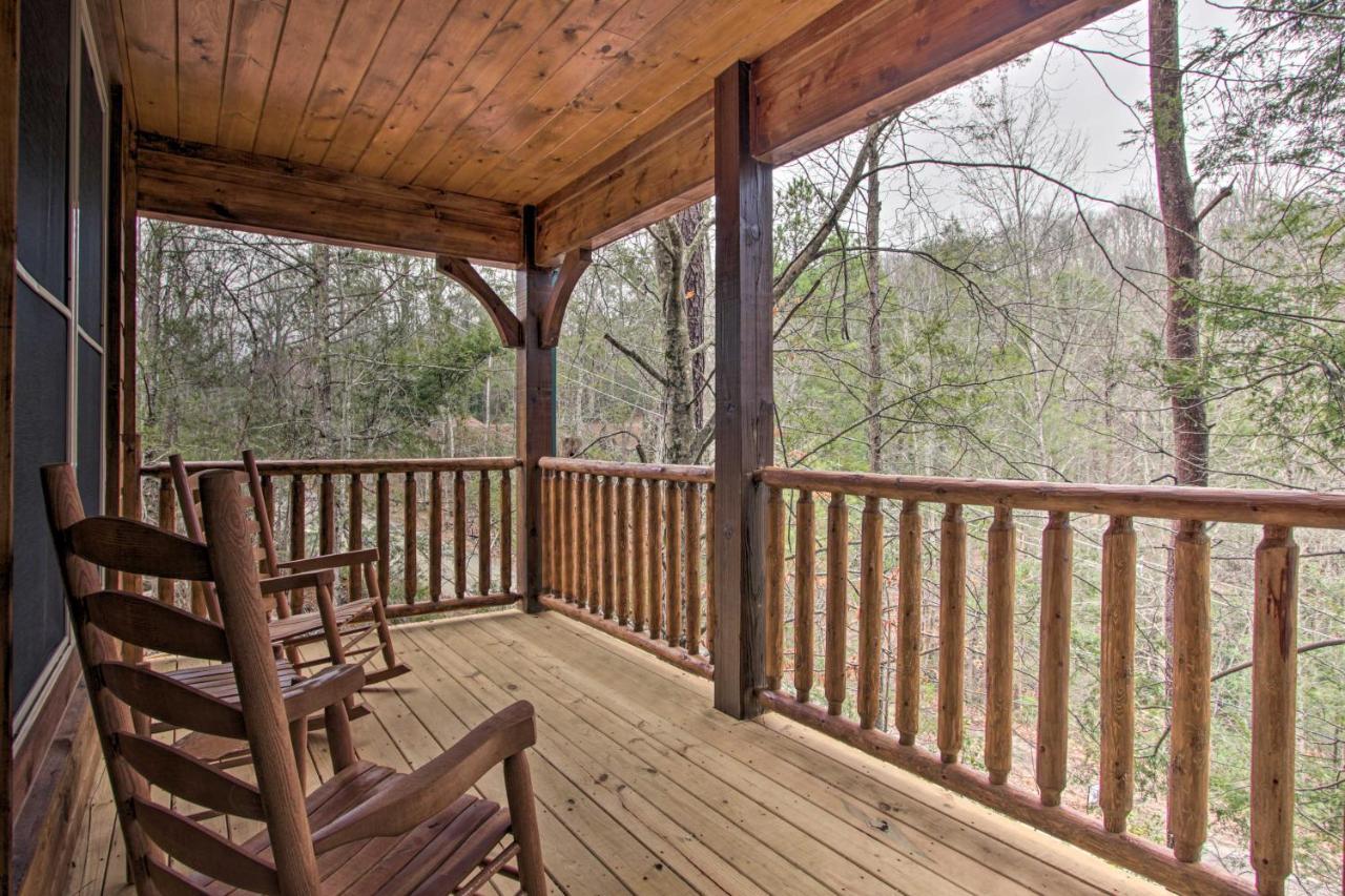 Luxe Cabin With Home Theater Less Than 2 Miles To Gatlinburg Luaran gambar
